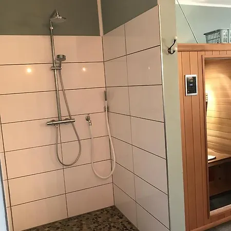 Artgerecht Ferienhaeuser 度假居 *